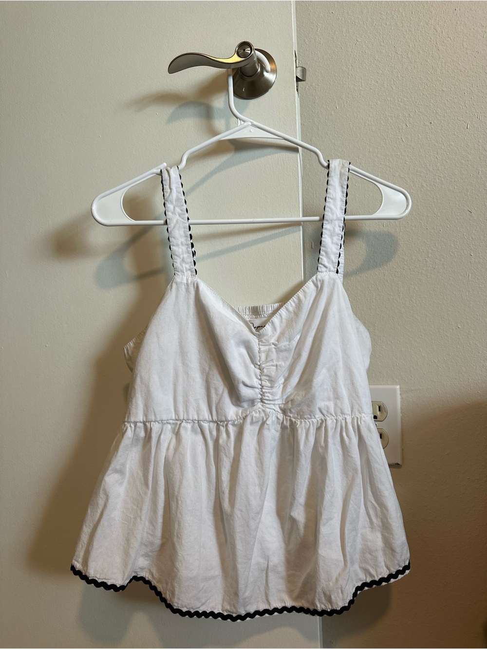 Women’s White Tank Top Blouse